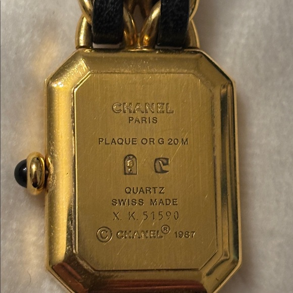 Chanel watch w/ lambskin bracelet - Picture 10 of 10